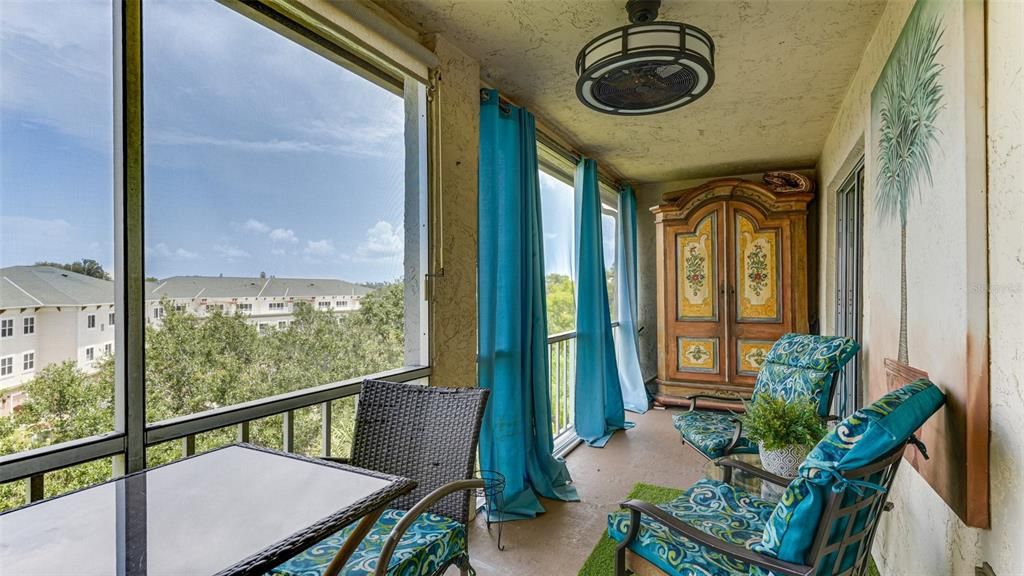 На продажу: $198,000 (2 спален, 2 ванн, 1144 Квадратных фут)
