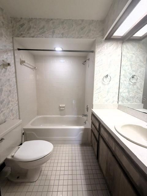 En Venta: $280,000 (2 camas, 2 baños, 1008 Pies cuadrados)
