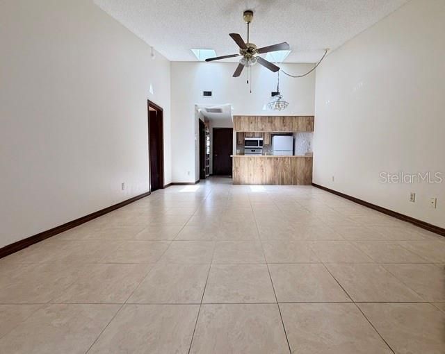 En Venta: $280,000 (2 camas, 2 baños, 1008 Pies cuadrados)