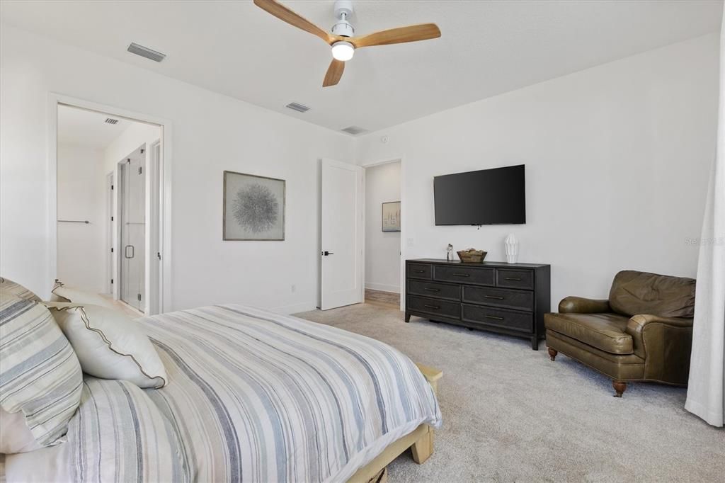 For Sale: $850,000 (4 beds, 3 baths, 3374 Square Feet)
