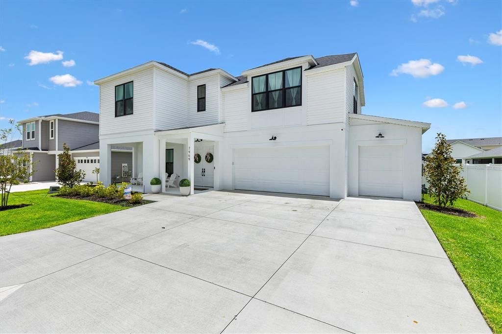 For Sale: $850,000 (4 beds, 3 baths, 3374 Square Feet)