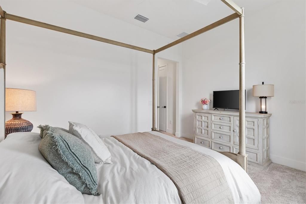 For Sale: $850,000 (4 beds, 3 baths, 3374 Square Feet)