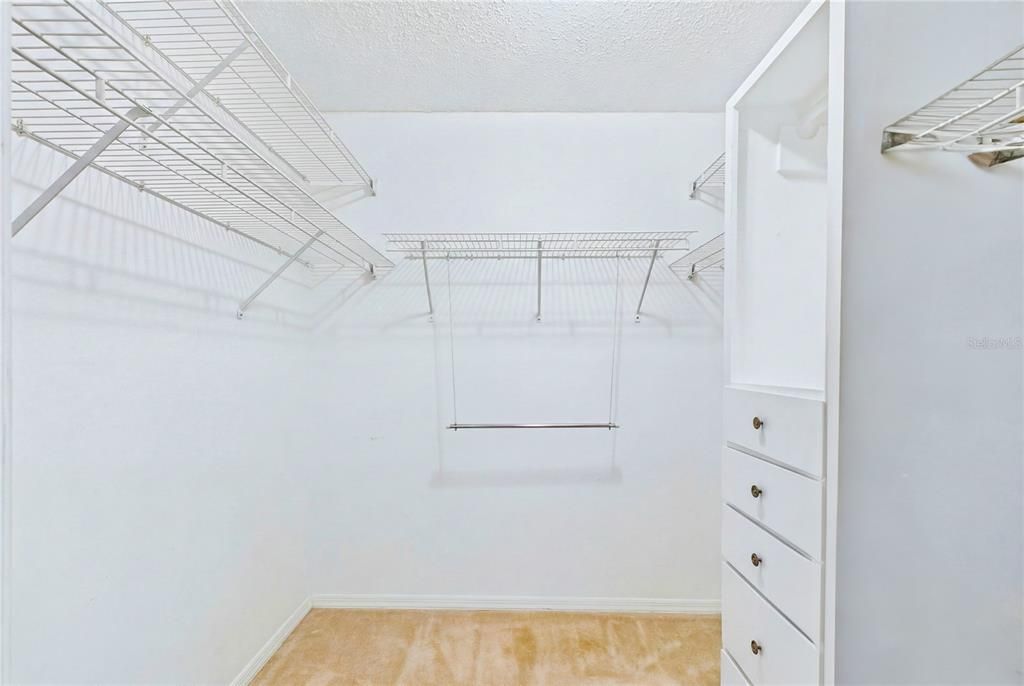 На продажу: $269,900 (2 спален, 2 ванн, 1296 Квадратных фут)