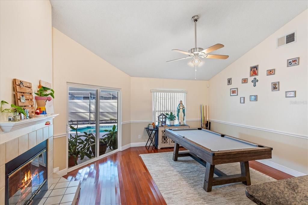 En Venta: $598,000 (3 camas, 2 baños, 2198 Pies cuadrados)