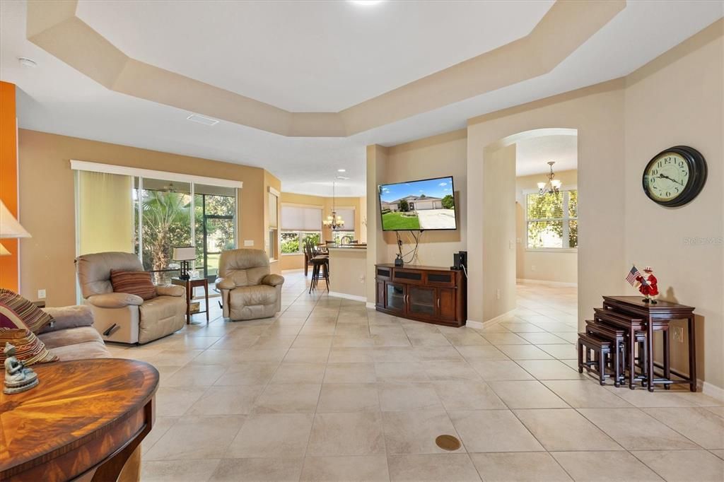 En Venta: $490,000 (3 camas, 2 baños, 2084 Pies cuadrados)