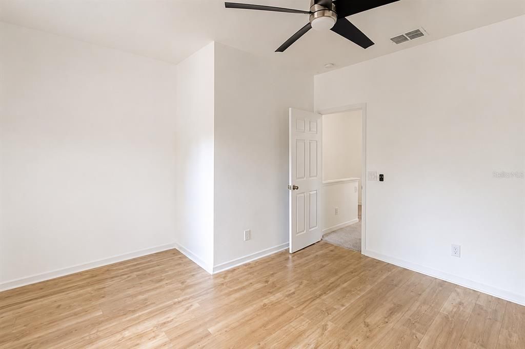 For Sale: $219,900 (2 beds, 2 baths, 1341 Square Feet)