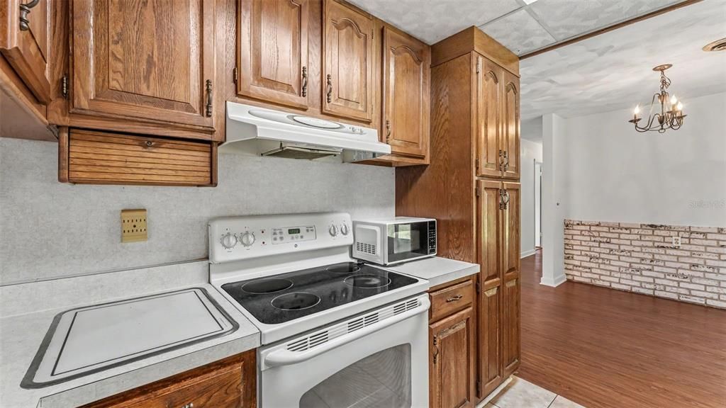На продажу: $440,000 (3 спален, 2 ванн, 1465 Квадратных фут)