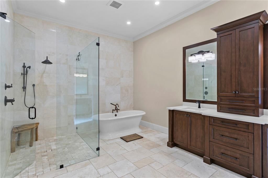 For Sale: $2,795,000 (4 beds, 5 baths, 4792 Square Feet)