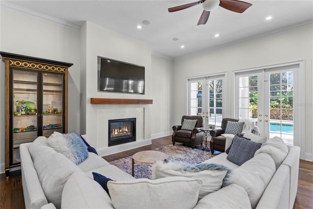 For Sale: $2,795,000 (4 beds, 5 baths, 4792 Square Feet)
