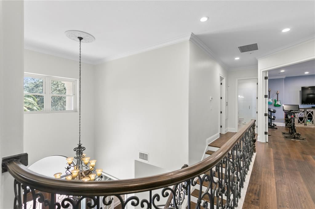 For Sale: $2,795,000 (4 beds, 5 baths, 4792 Square Feet)