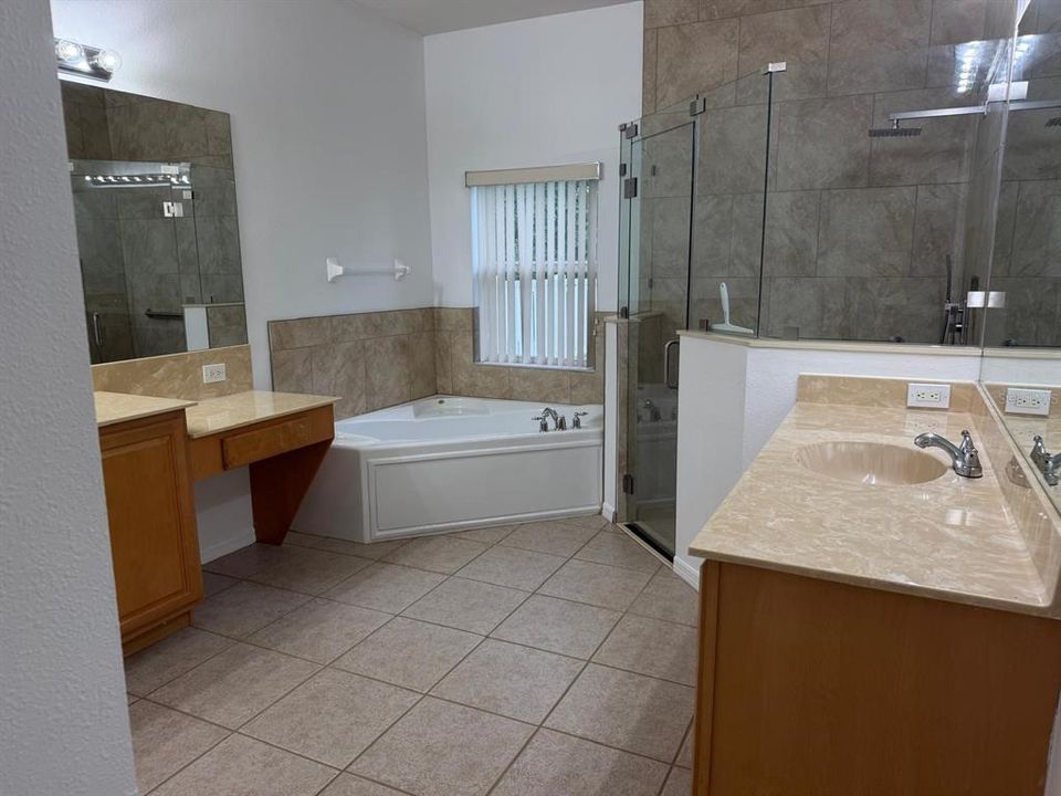 En Renta: $2,700 (3 camas, 2 baños, 2098 Pies cuadrados)