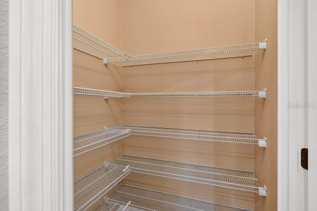En Venta: $406,900 (4 camas, 2 baños, 2076 Pies cuadrados)