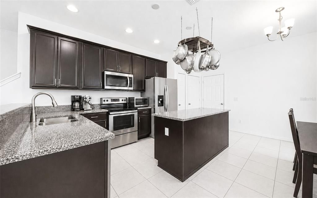 На продажу: $315,000 (3 спален, 2 ванн, 1720 Квадратных фут)