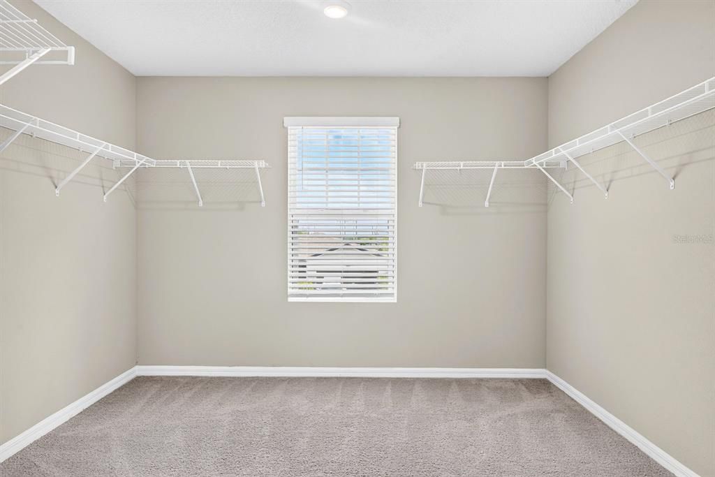 For Sale: $395,000 (4 beds, 2 baths, 2339 Square Feet)