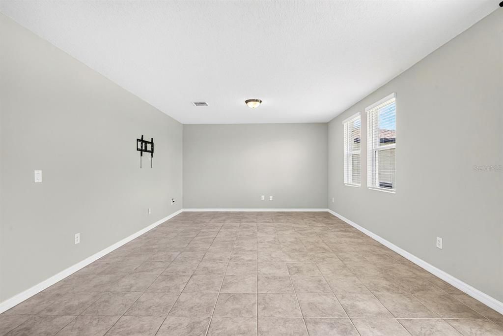 For Sale: $395,000 (4 beds, 2 baths, 2339 Square Feet)