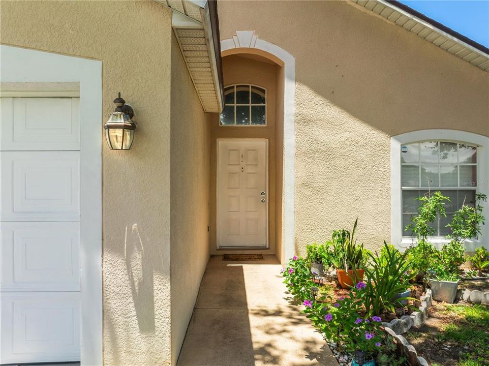 For Sale: $315,000 (3 beds, 2 baths, 1052 Square Feet)
