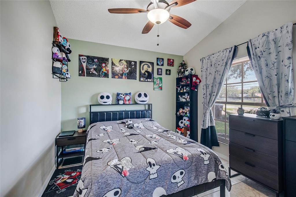 For Sale: $315,000 (3 beds, 2 baths, 1052 Square Feet)