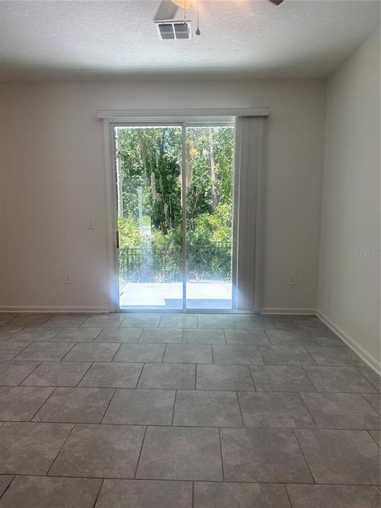 En Renta: $2,350 (3 camas, 2 baños, 1820 Pies cuadrados)