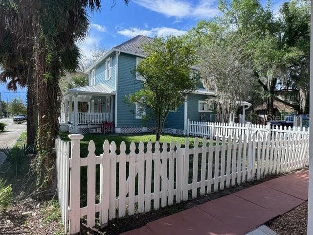 For Sale: $439,000 (5 beds, 0 baths, 1960 Square Feet)