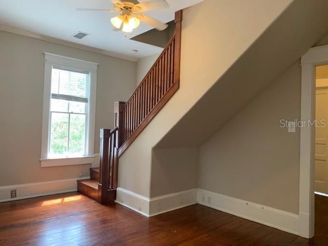 For Sale: $439,000 (5 beds, 0 baths, 1960 Square Feet)