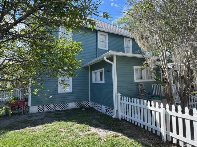 For Sale: $439,000 (5 beds, 0 baths, 1960 Square Feet)