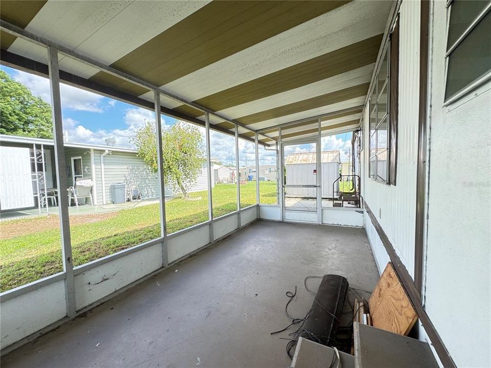 For Sale: $69,000 (2 beds, 1 baths, 744 Square Feet)