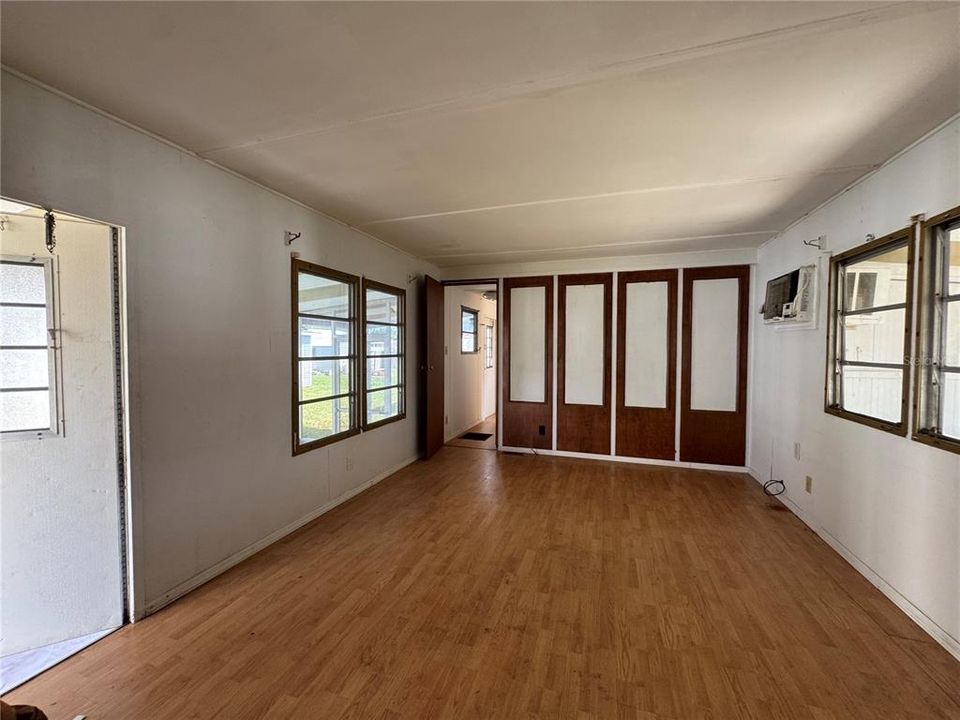 For Sale: $69,000 (2 beds, 1 baths, 744 Square Feet)