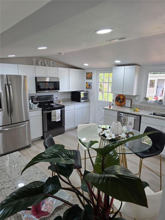 En Venta: $399,000 (3 camas, 2 baños, 1101 Pies cuadrados)