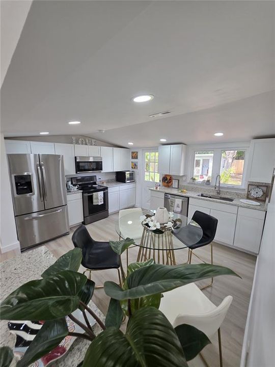 En Venta: $399,000 (3 camas, 2 baños, 1101 Pies cuadrados)