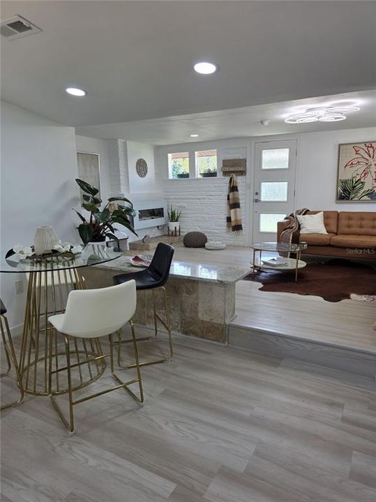 En Venta: $399,000 (3 camas, 2 baños, 1101 Pies cuadrados)