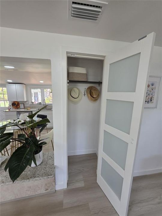 En Venta: $399,000 (3 camas, 2 baños, 1101 Pies cuadrados)