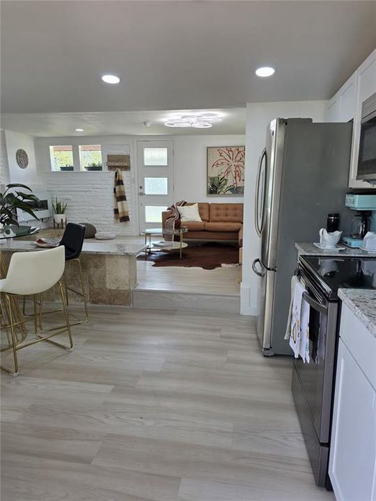 En Venta: $399,000 (3 camas, 2 baños, 1101 Pies cuadrados)