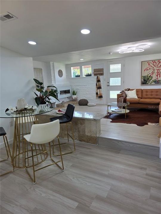 En Venta: $399,000 (3 camas, 2 baños, 1101 Pies cuadrados)