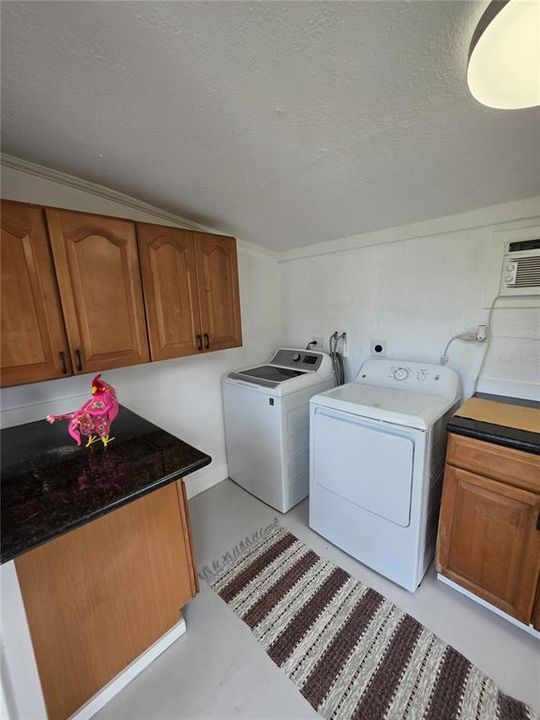 En Venta: $399,000 (3 camas, 2 baños, 1101 Pies cuadrados)
