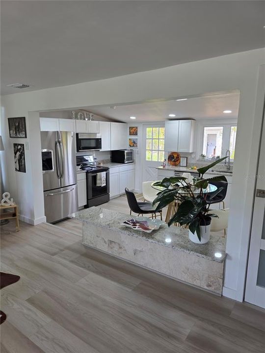 En Venta: $399,000 (3 camas, 2 baños, 1101 Pies cuadrados)