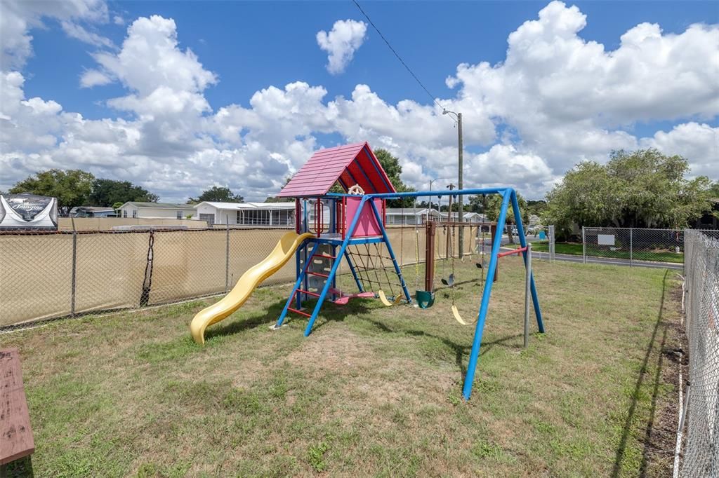 For Sale: $191,000 (3 beds, 2 baths, 1170 Square Feet)
