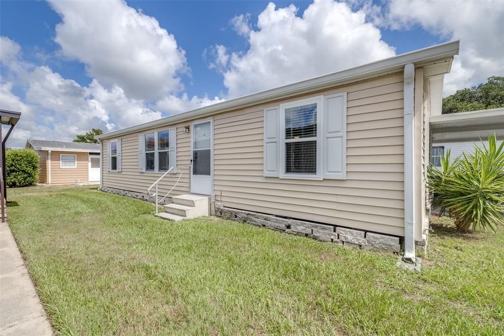 For Sale: $191,000 (3 beds, 2 baths, 1170 Square Feet)