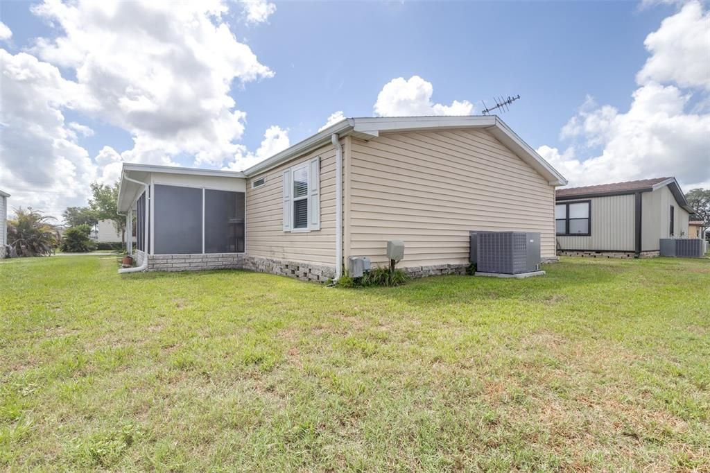 For Sale: $191,000 (3 beds, 2 baths, 1170 Square Feet)