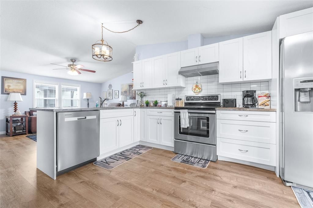 For Sale: $191,000 (3 beds, 2 baths, 1170 Square Feet)