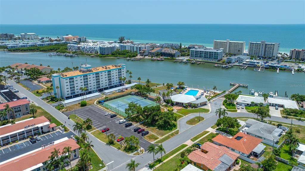 En Venta: $579,900 (3 camas, 2 baños, 1560 Pies cuadrados)
