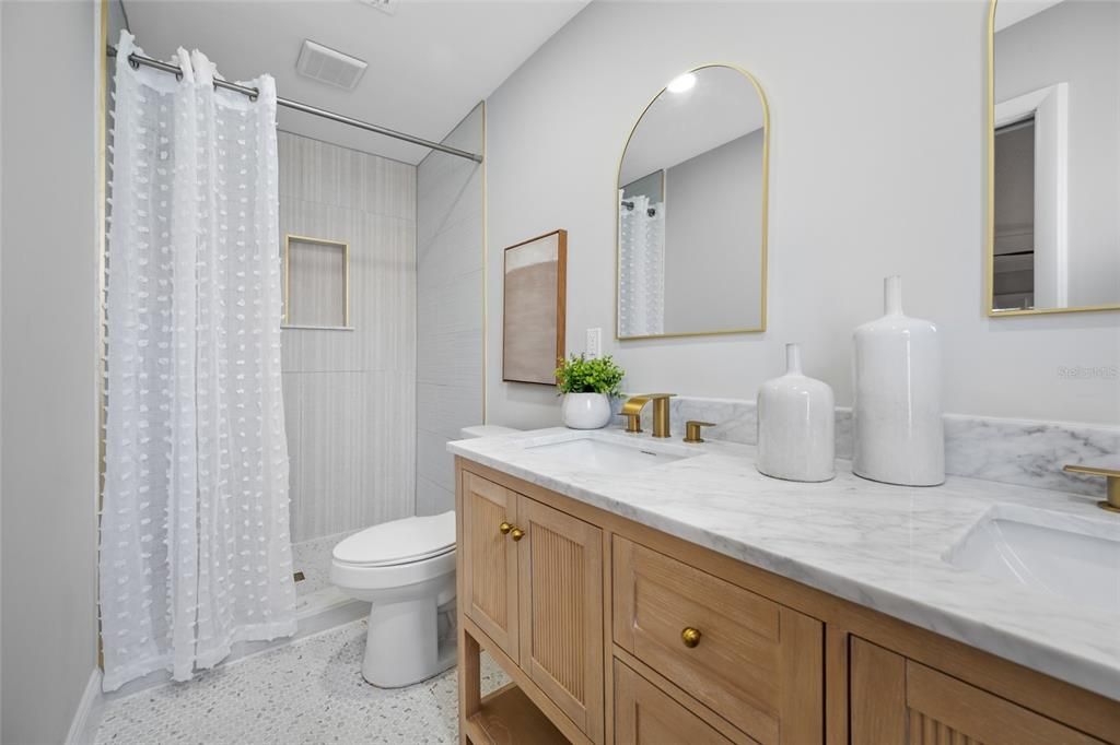 En Venta: $579,900 (3 camas, 2 baños, 1560 Pies cuadrados)