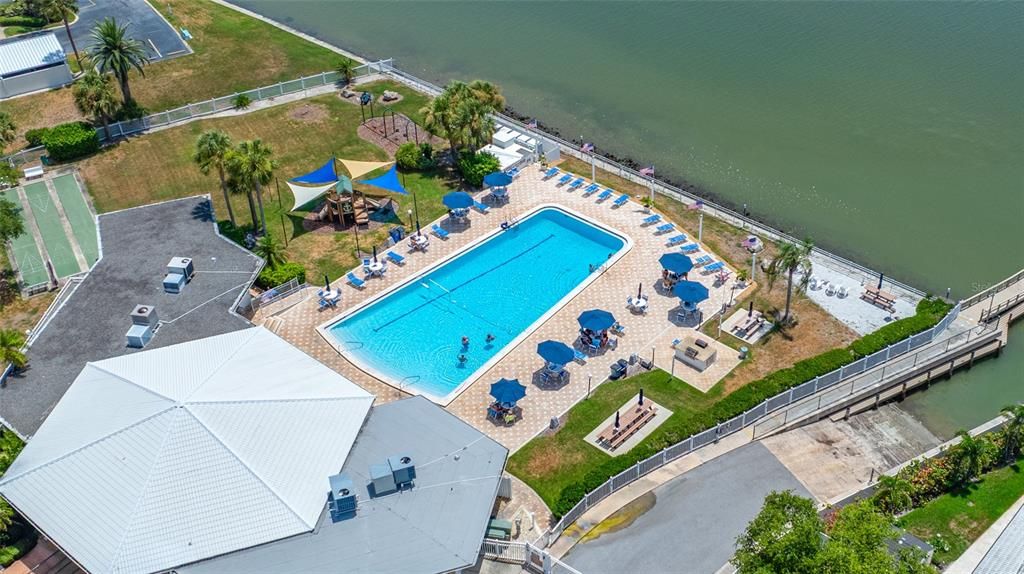 En Venta: $579,900 (3 camas, 2 baños, 1560 Pies cuadrados)