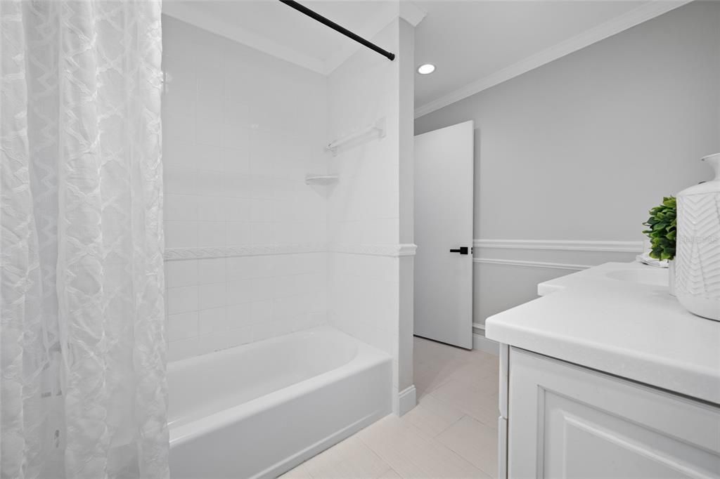 En Venta: $579,900 (3 camas, 2 baños, 1560 Pies cuadrados)