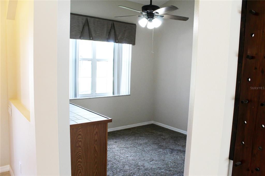 Activo con contrato: $389,600 (3 camas, 2 baños, 1771 Pies cuadrados)