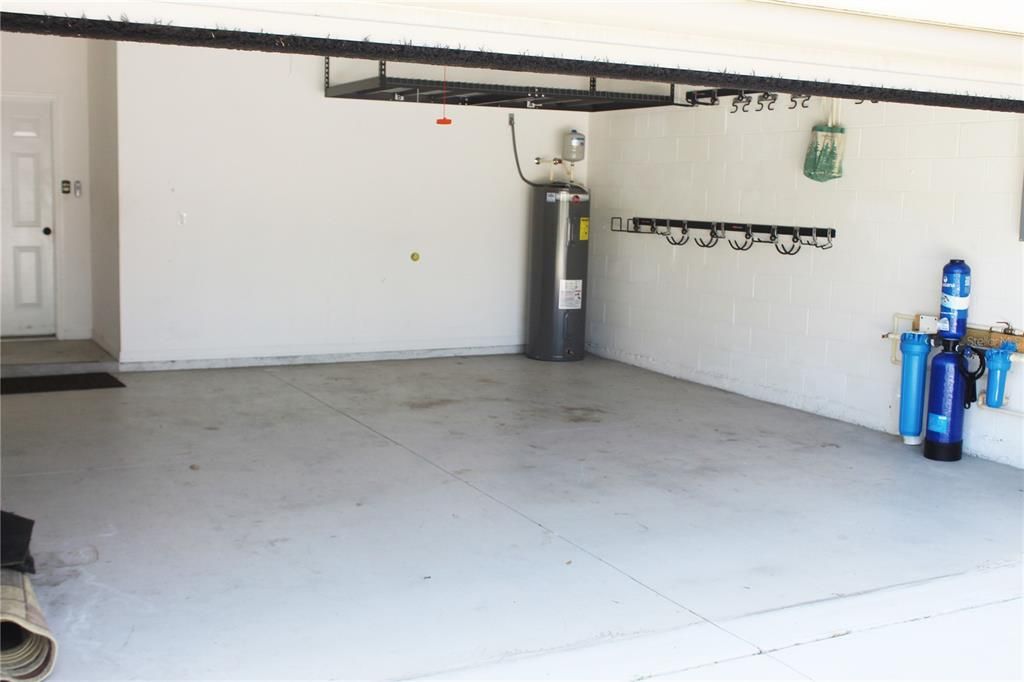 Activo con contrato: $389,600 (3 camas, 2 baños, 1771 Pies cuadrados)