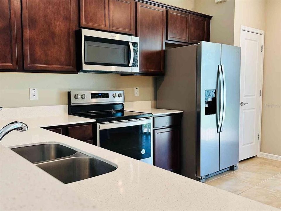 En Venta: $297,000 (3 camas, 2 baños, 1260 Pies cuadrados)