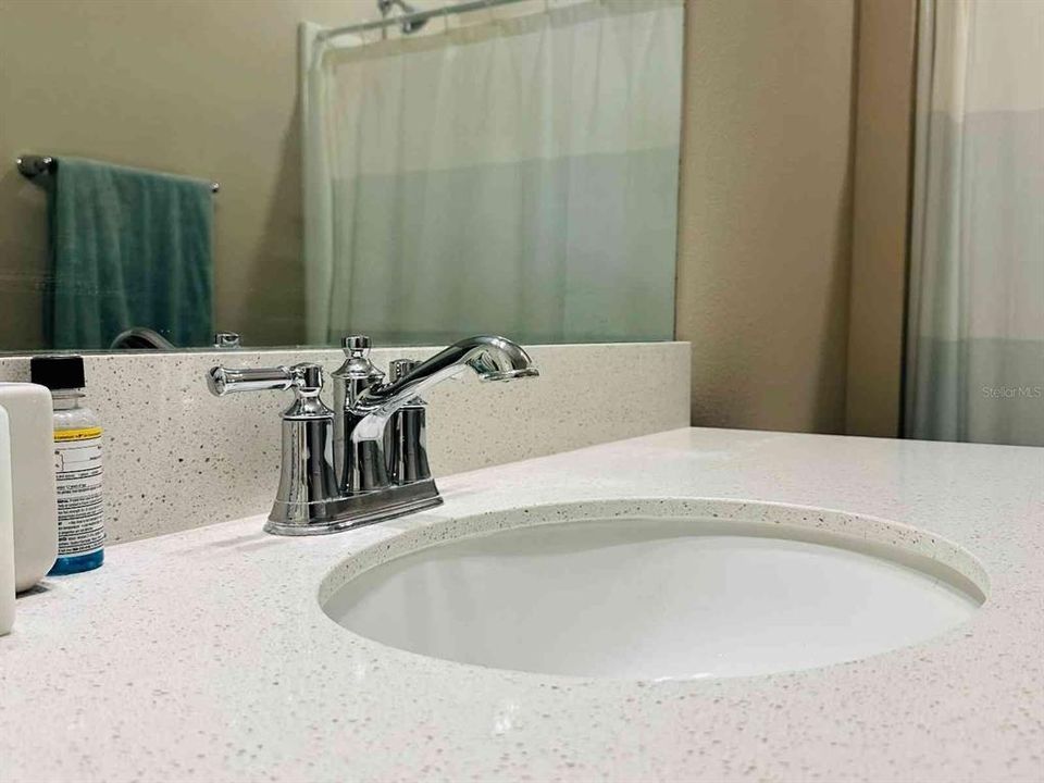 En Venta: $297,000 (3 camas, 2 baños, 1260 Pies cuadrados)