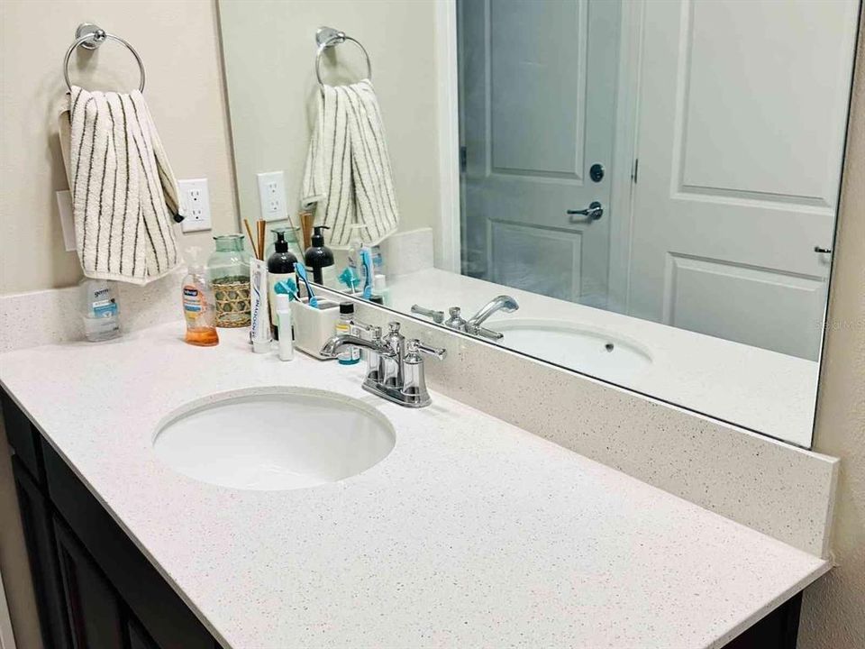 En Venta: $297,000 (3 camas, 2 baños, 1260 Pies cuadrados)