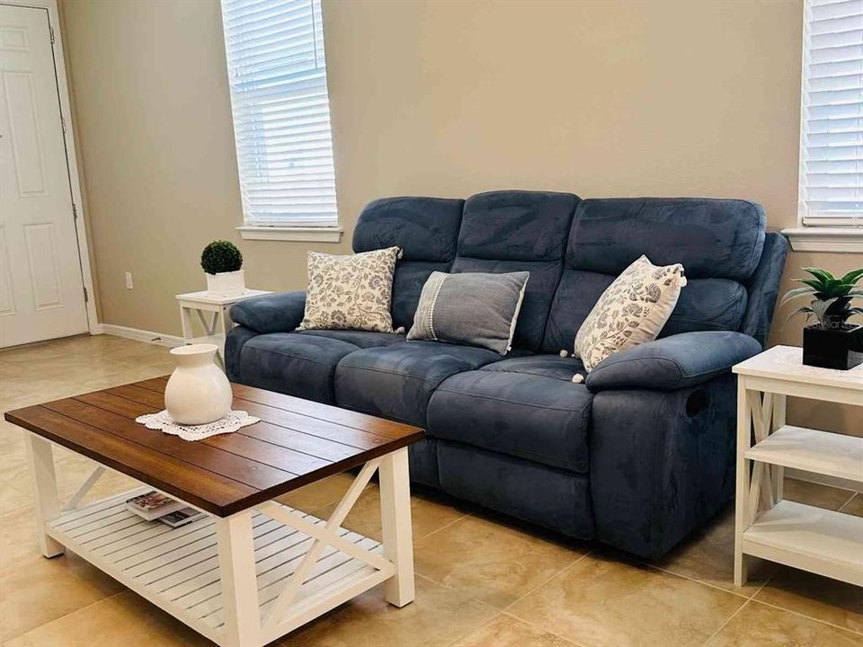 En Venta: $297,000 (3 camas, 2 baños, 1260 Pies cuadrados)
