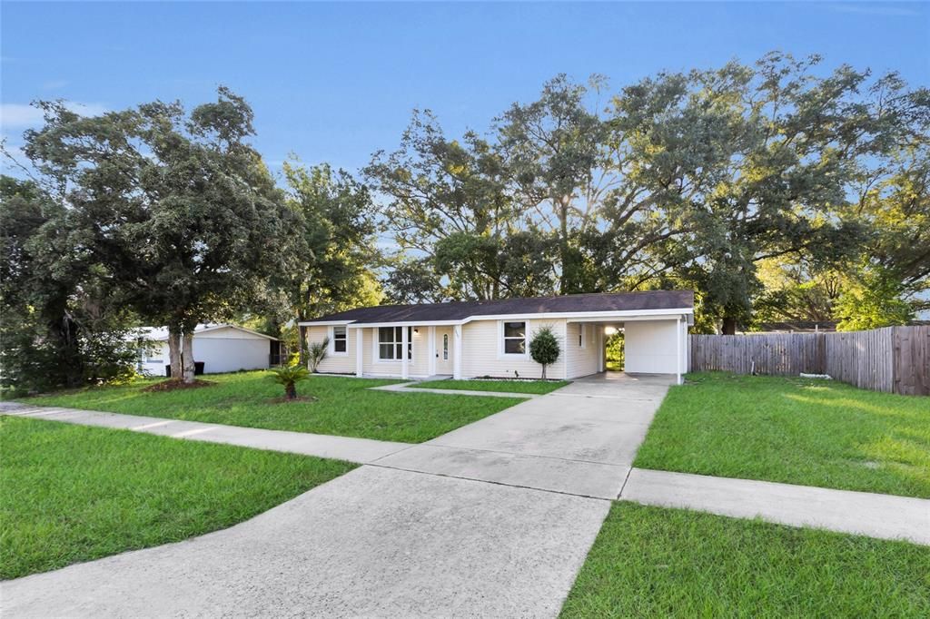 Activo con contrato: $155,900 (2 camas, 2 baños, 1025 Pies cuadrados)